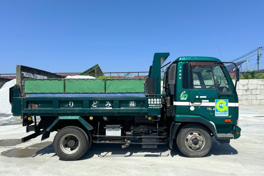 砕石 4tダンプ1杯 RC-40再生砕石およそ3,750kg(4tダンプ1台分) (ma) 滑河の