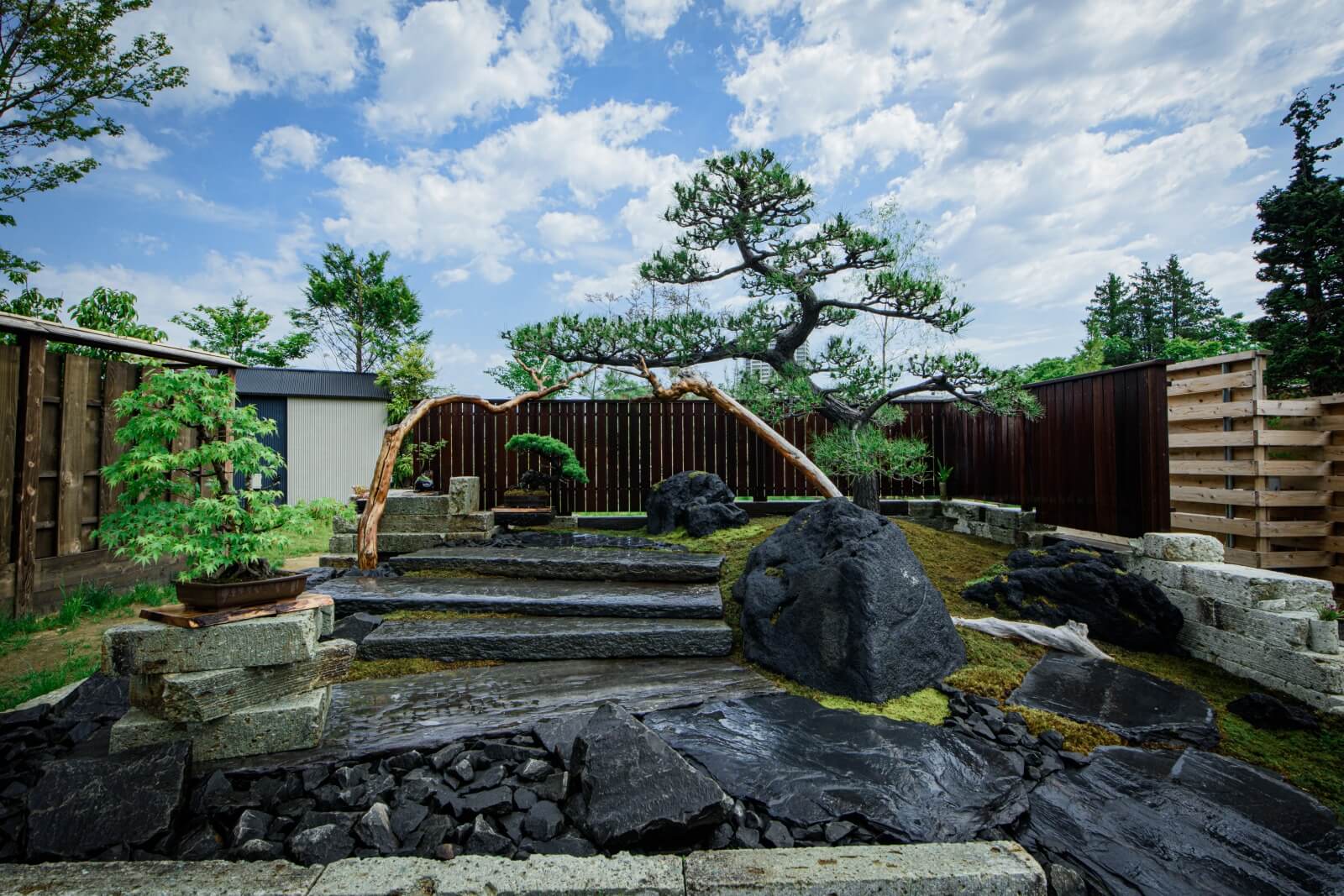 庭屋えみし｜宮城県内全域対応｜細部にまでこだわった造園・外構で唯一