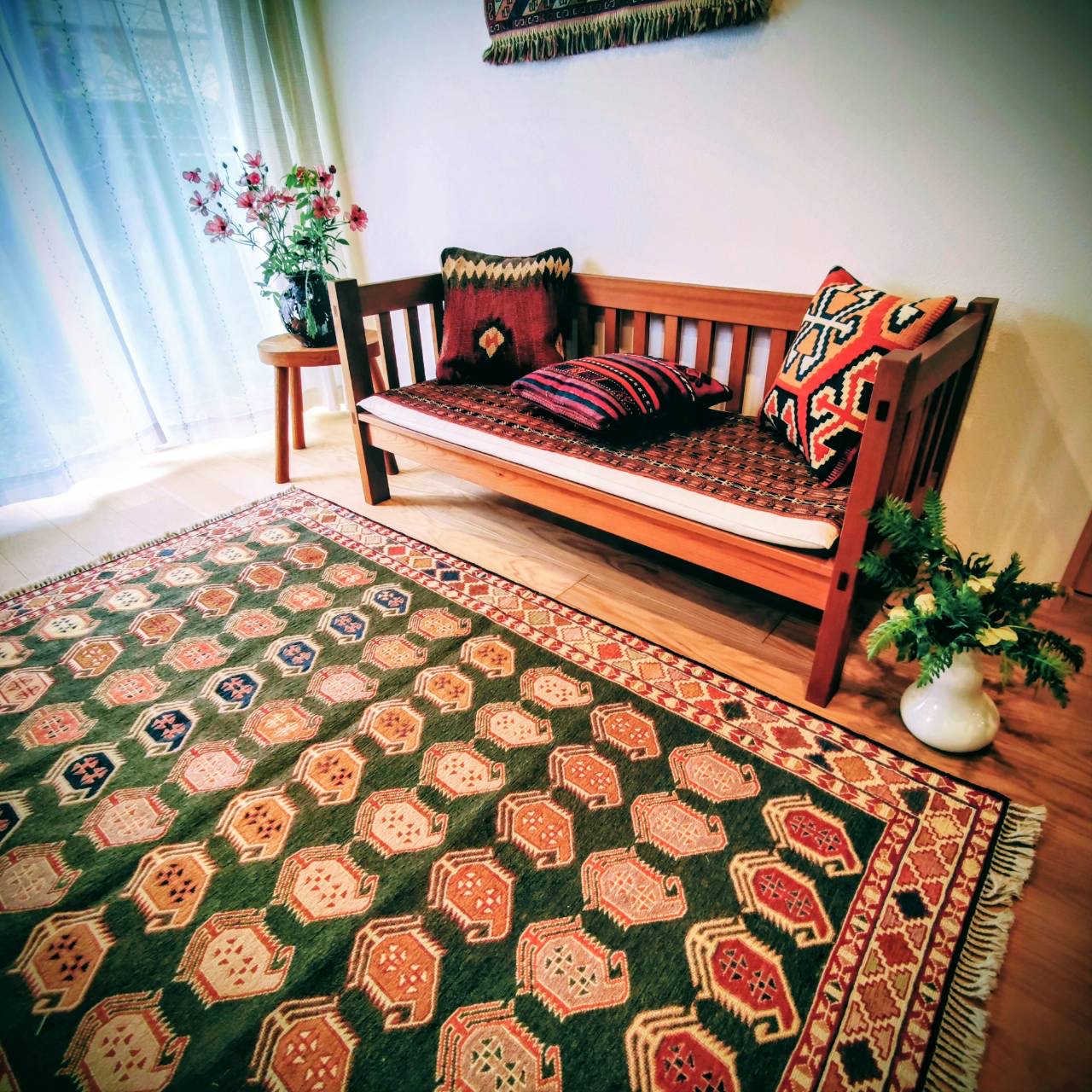 イラン手織り絨毯・キリム展 - NAKAO | うつわ、木炭焙煎珈琲、お菓子