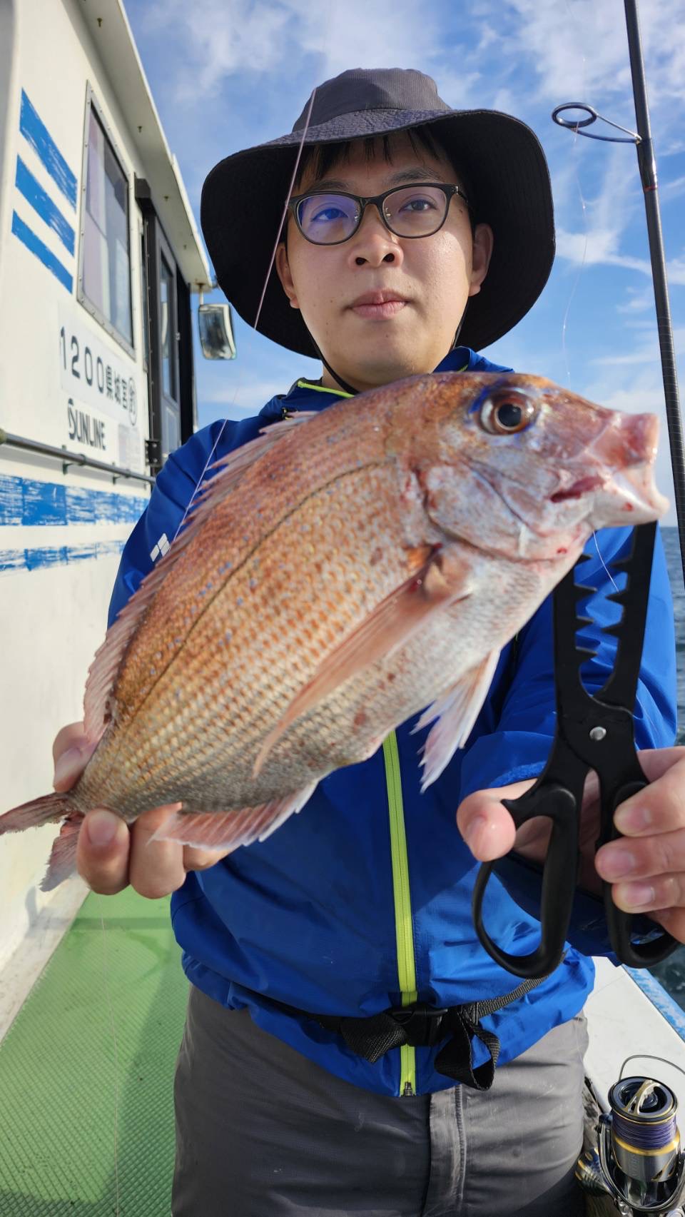 10月12日（月）真鯛船の釣果 - みなとや釣具店 |有限会社