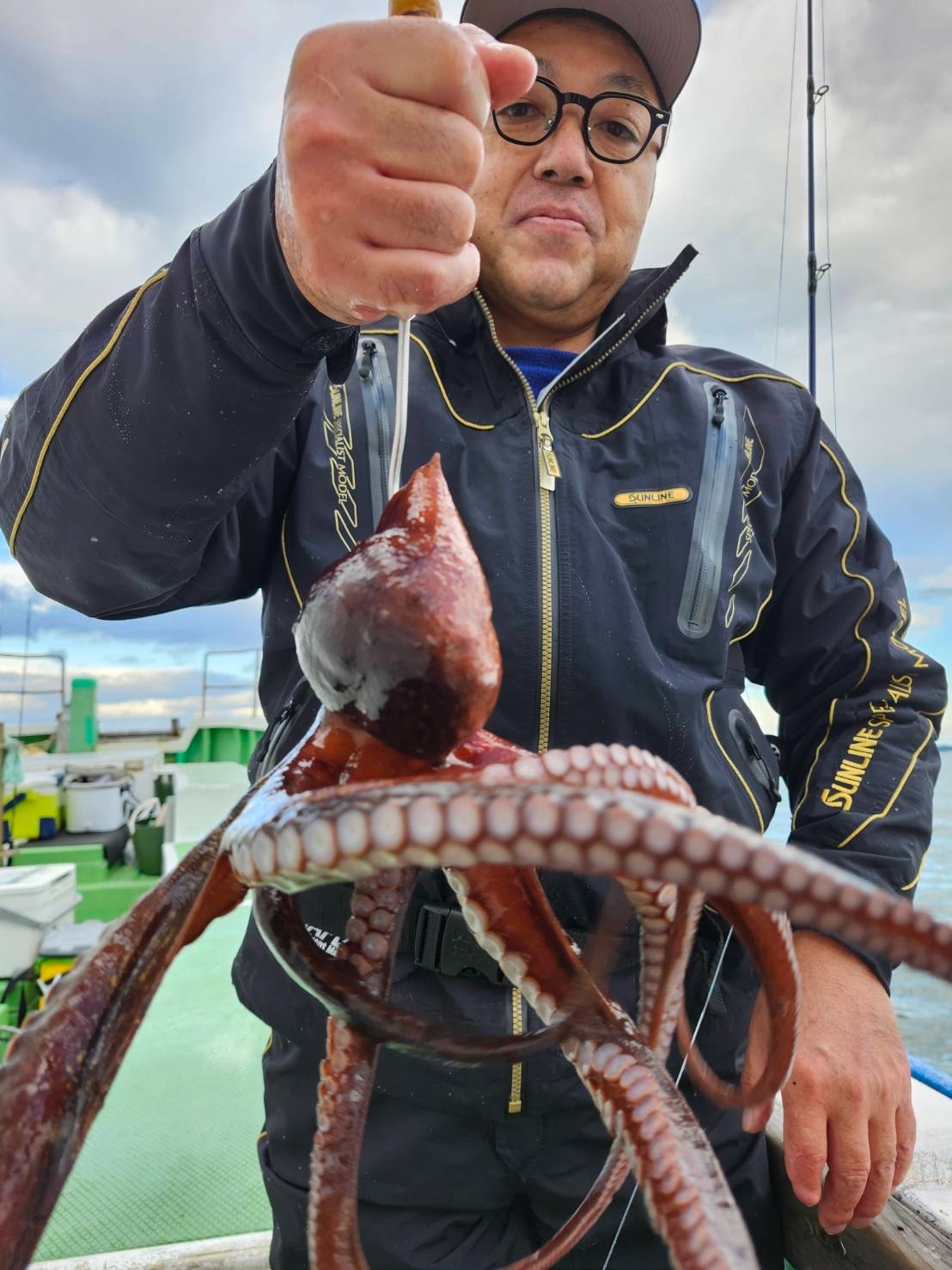 11月3日（月）タコ船の釣果 - みなとや釣具店 |有限会社ディスカウント