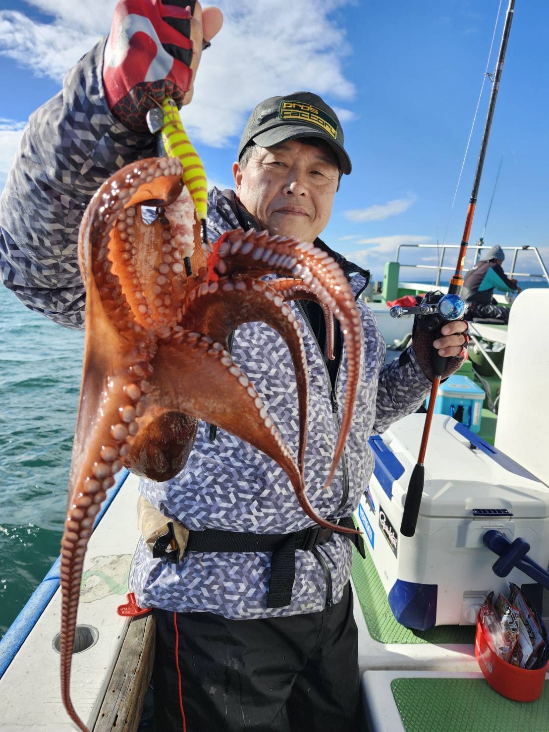 11月22日（金）タコ船の釣果 - みなとや釣具店 |有限会社