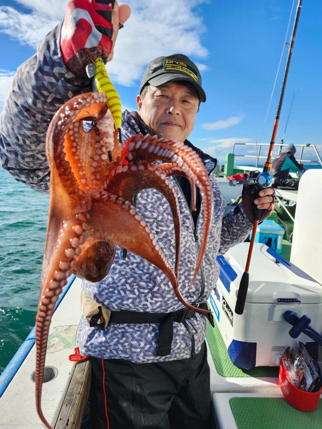 タコふね 11月22日（金）タコ船の釣果 - みなとや釣具店 |有限会社