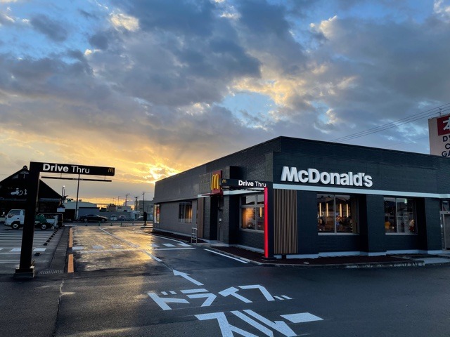 マック マクドナルド4号線岩沼店 リニューアルオープンしました - 株式会社